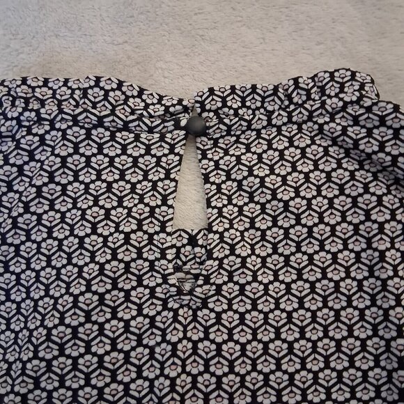 Adrianna Papell NWT Women's Medium Black White Floral Print High Neck Blouse - Picture 9 of 11